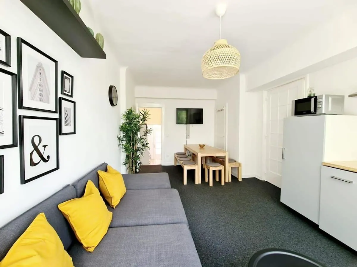 Spacious Apt For 8 In Great Location Hamburg